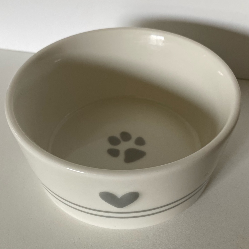 Teacup's Diner Ceramic Food Bowl Dish  White Gray Paw Prints Cat Dog 4.75” EUC